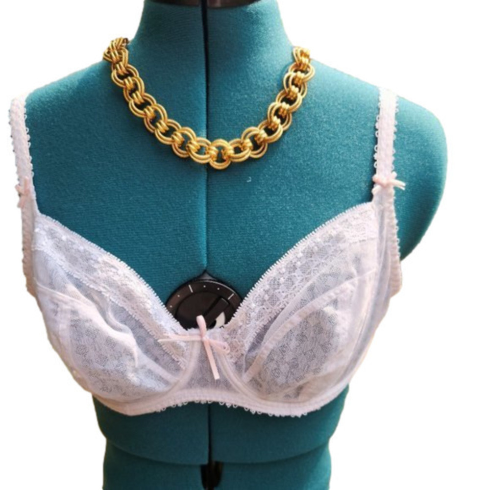380. Freya White Side-support Bra|36D. Closet clear out